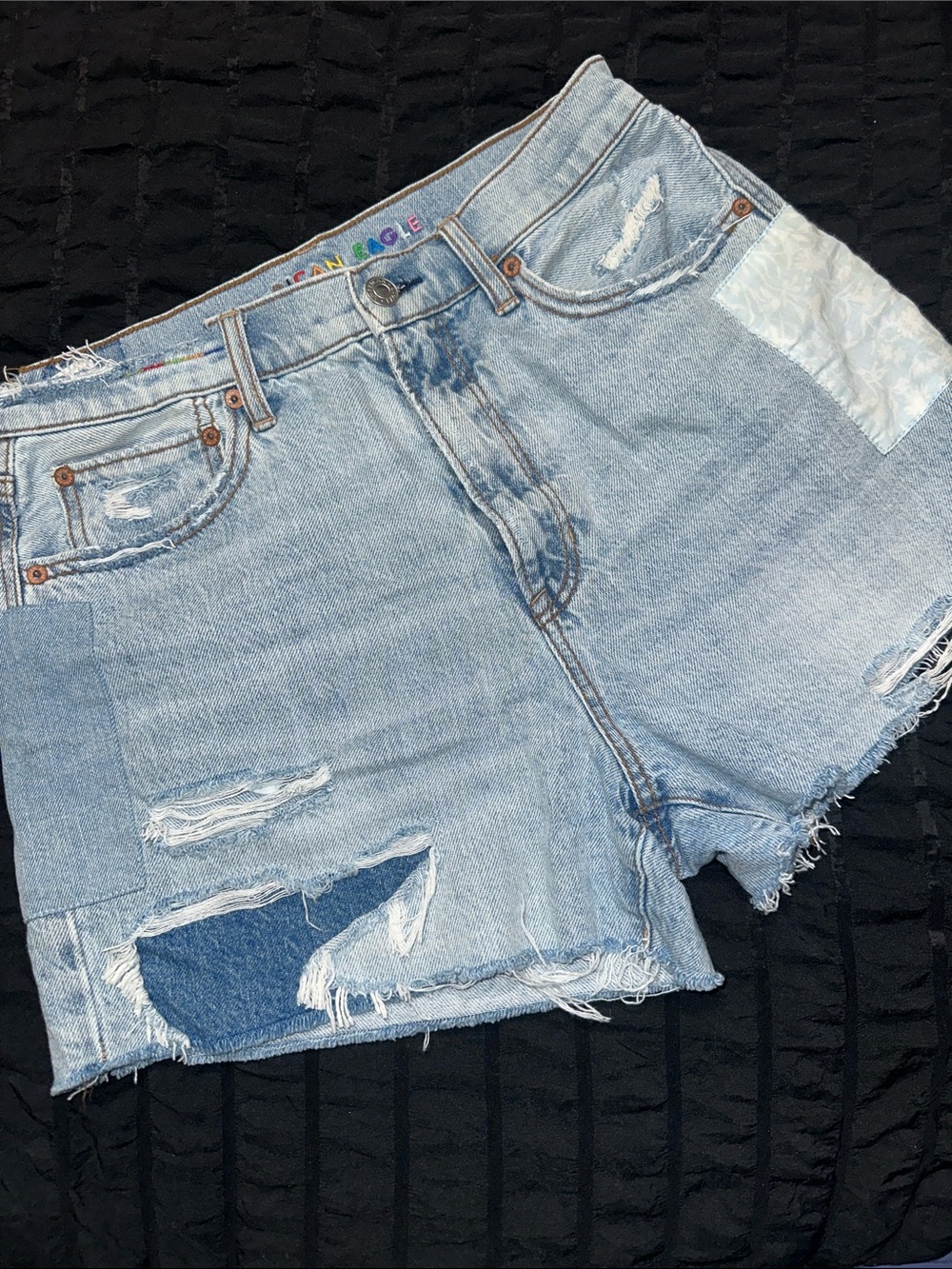 American Eagle Light Blue Distressed Denim Shorts sz 8 EUC